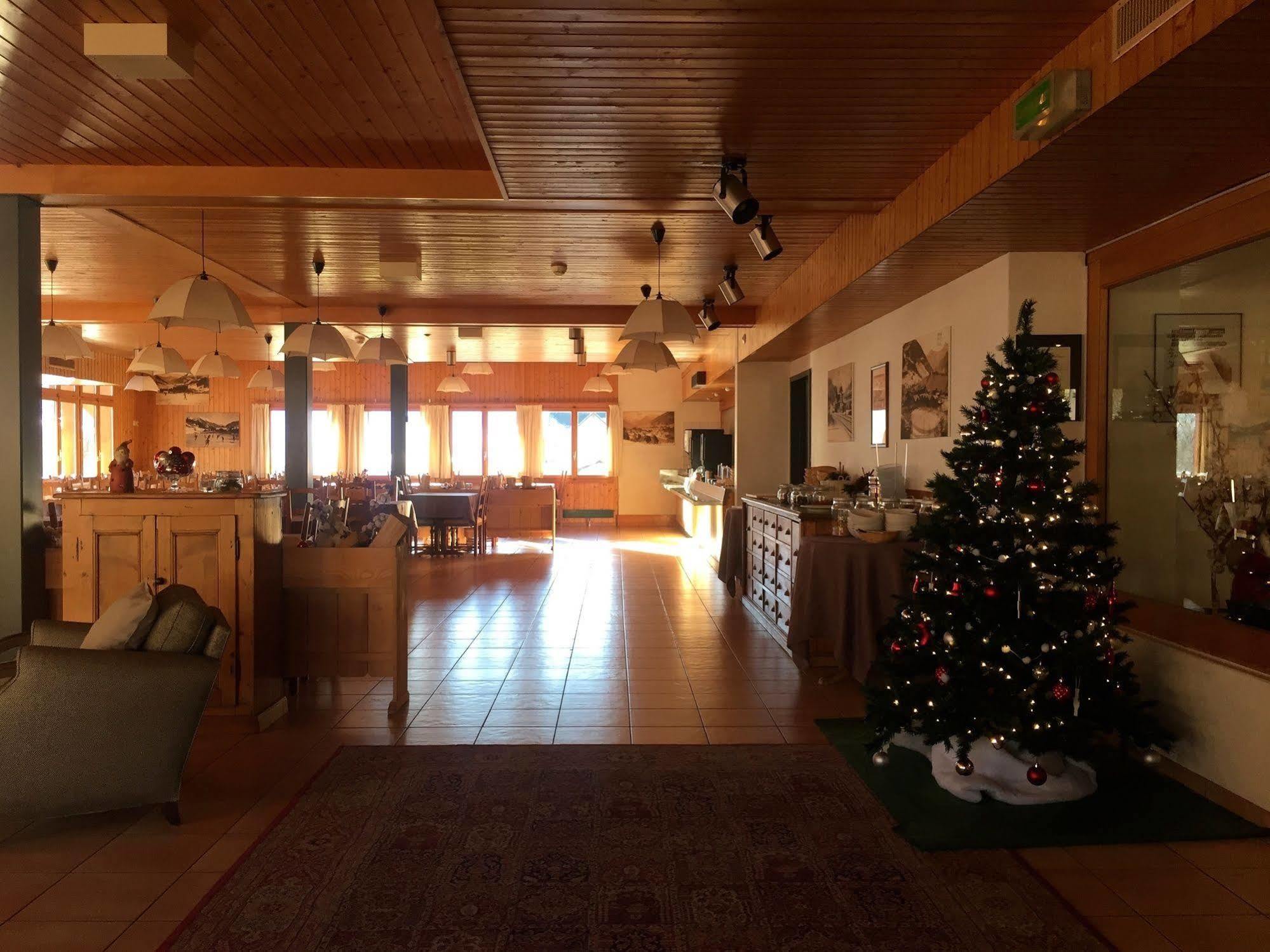 Hotel Roc Et Neige Chateau-d'Oex Zewnętrze zdjęcie